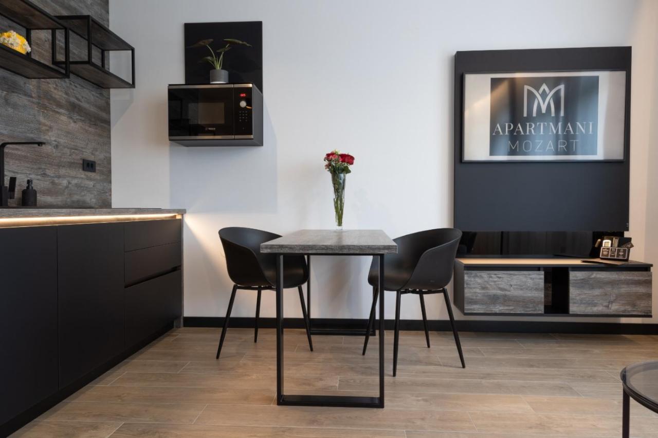 Apartmani Mozart-Centar Вировотиця Екстер'єр фото