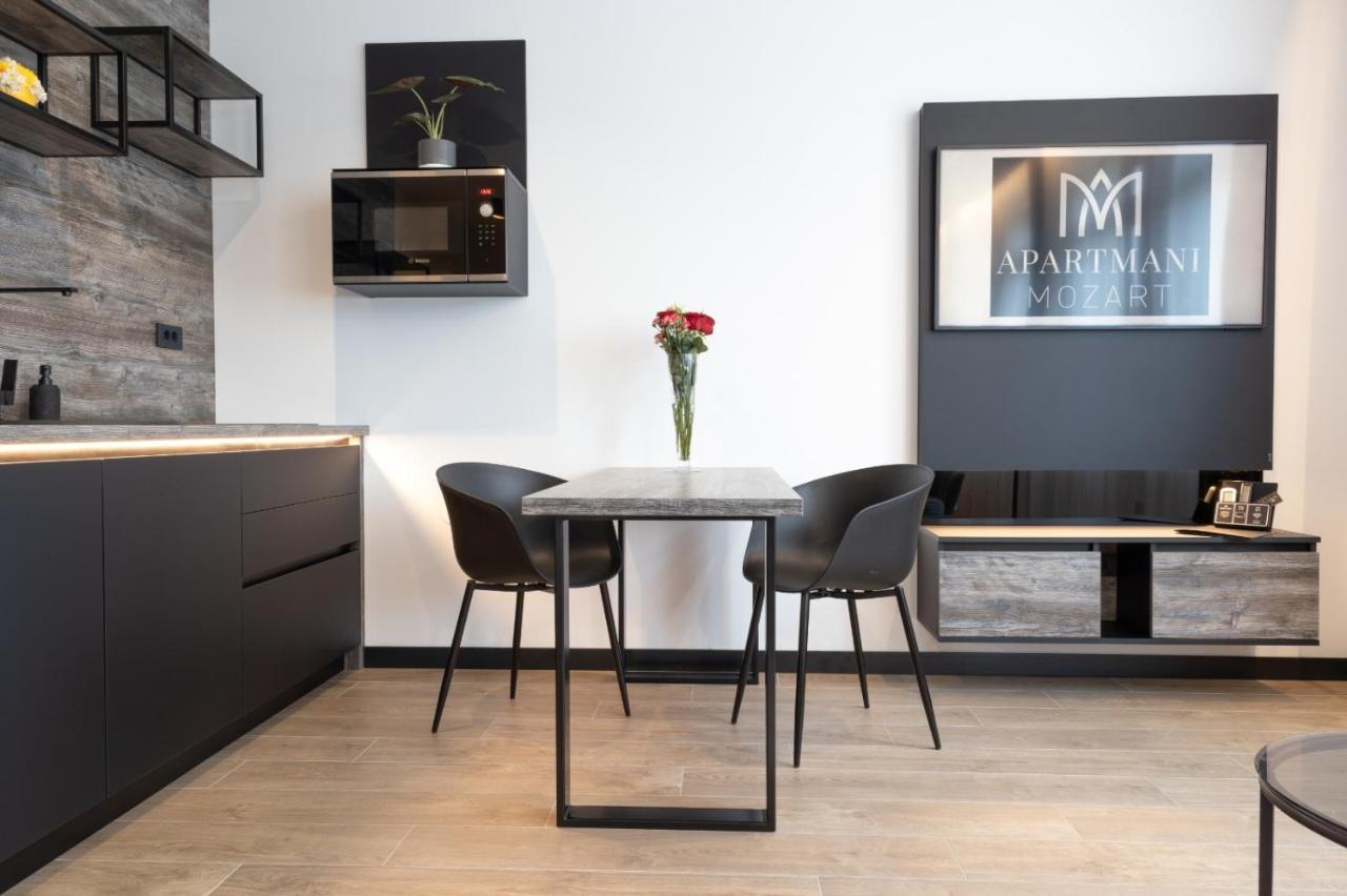 Apartmani Mozart-Centar Вировотиця Екстер'єр фото