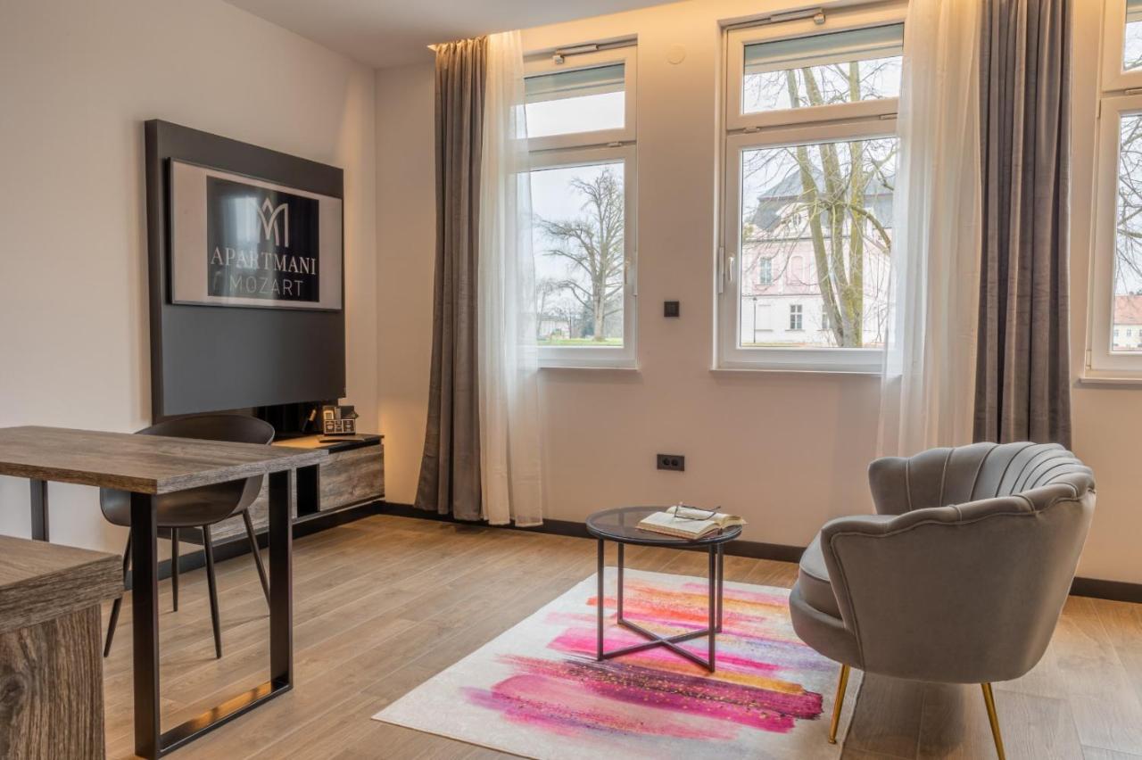 Apartmani Mozart-Centar Вировотиця Екстер'єр фото