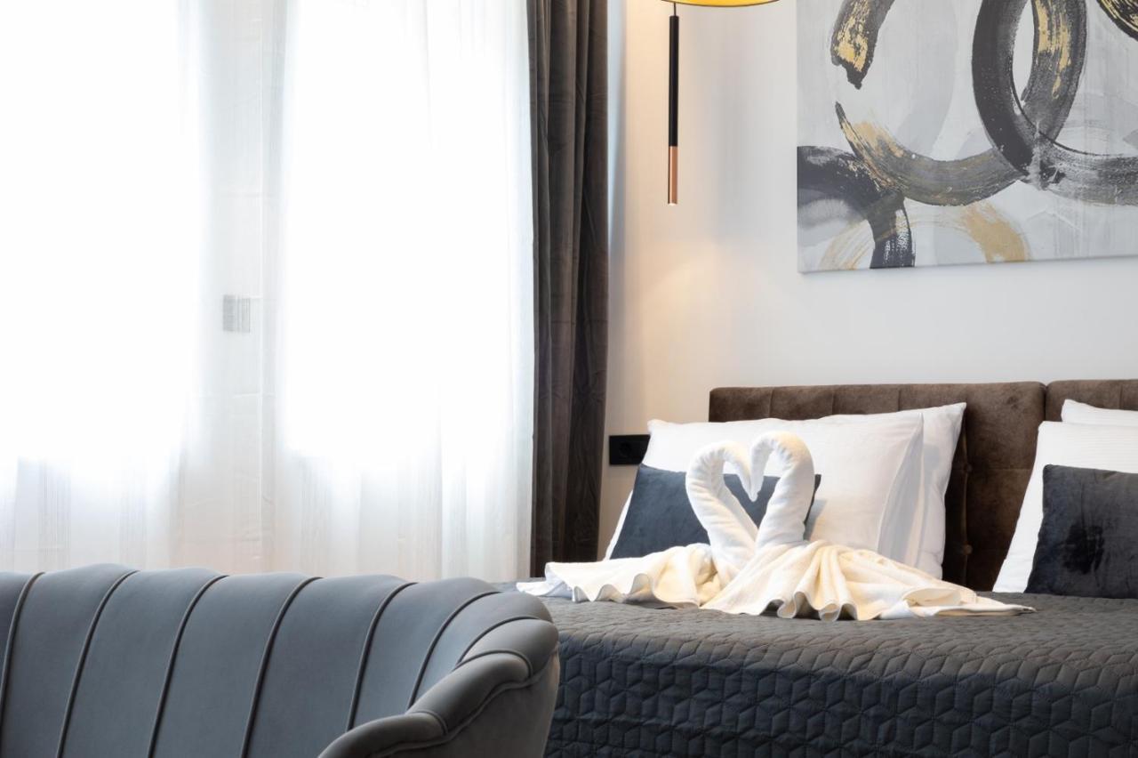 Apartmani Mozart-Centar Вировотиця Екстер'єр фото