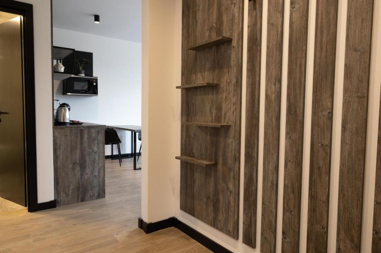 Apartmani Mozart-Centar Вировотиця Екстер'єр фото