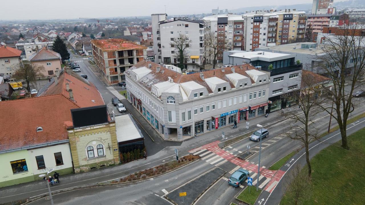 Apartmani Mozart-Centar Вировотиця Екстер'єр фото