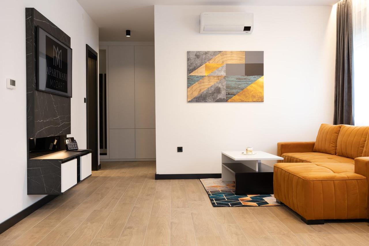 Apartmani Mozart-Centar Вировотиця Екстер'єр фото