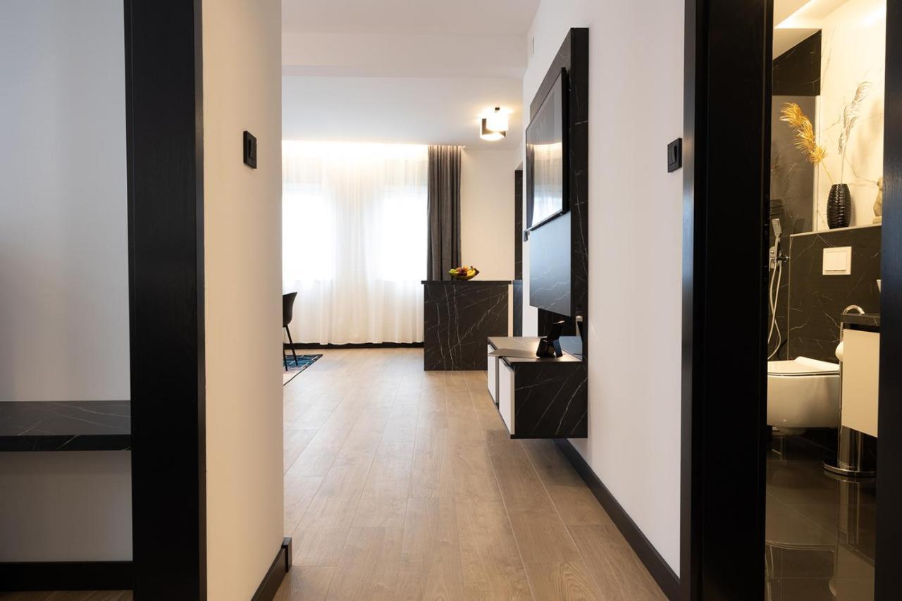 Apartmani Mozart-Centar Вировотиця Екстер'єр фото