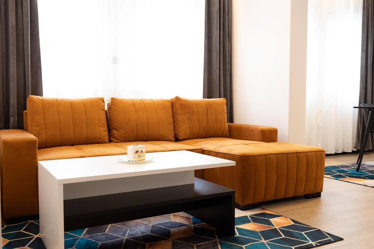 Apartmani Mozart-Centar Вировотиця Екстер'єр фото