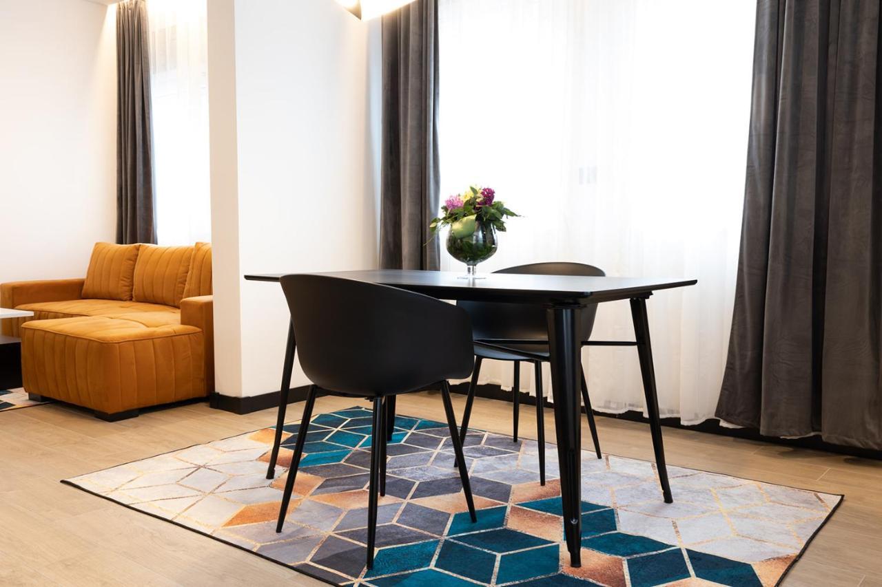 Apartmani Mozart-Centar Вировотиця Екстер'єр фото