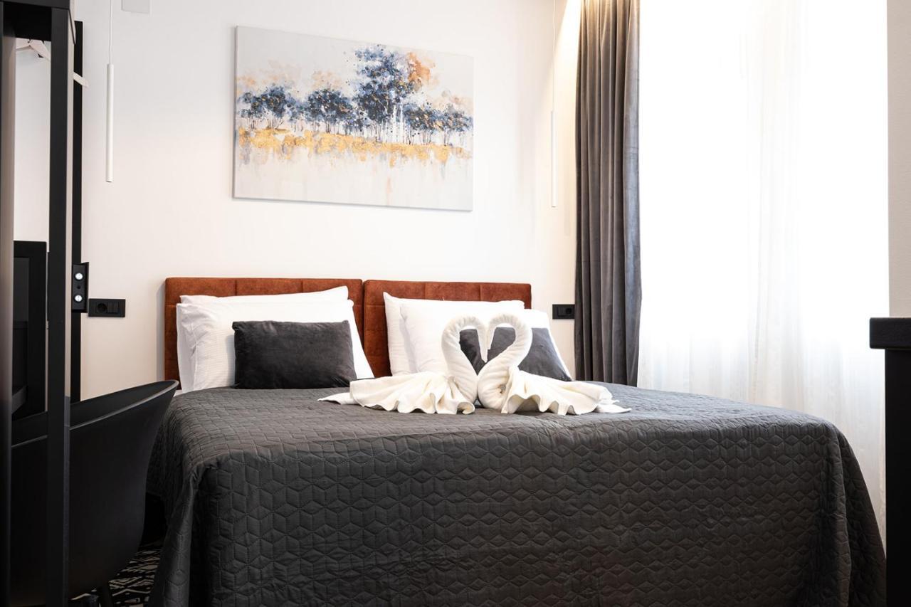 Apartmani Mozart-Centar Вировотиця Екстер'єр фото